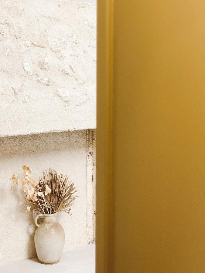 La Parenthese, Joli Studio Avec Terrasse Valeuil Buitenkant foto